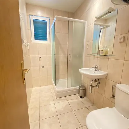 Lav Apartments Херцег-Нови Экстерьер фото