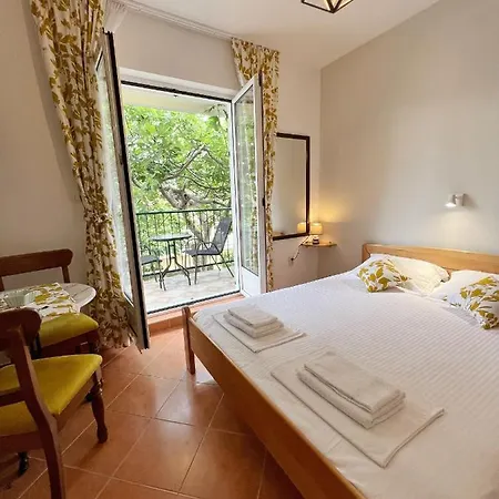 Lav Apartments Херцег-Нови Экстерьер фото