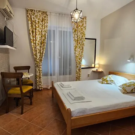 Lav Apartments Херцег-Нови Экстерьер фото
