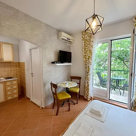 Lav Apartments Херцег-Нови Экстерьер фото