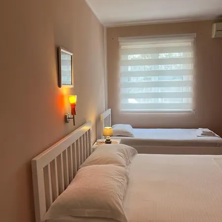 Lav Apartments Херцег-Нови Экстерьер фото