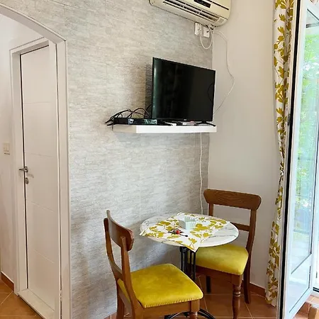 Lav Apartments Херцег-Нови Экстерьер фото
