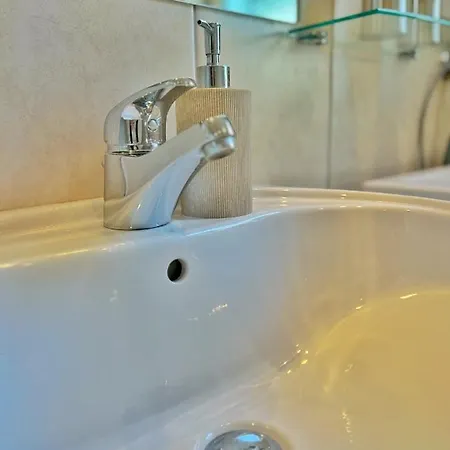 Lav Apartments Херцег-Нови Экстерьер фото