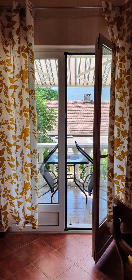 Lav Apartment *