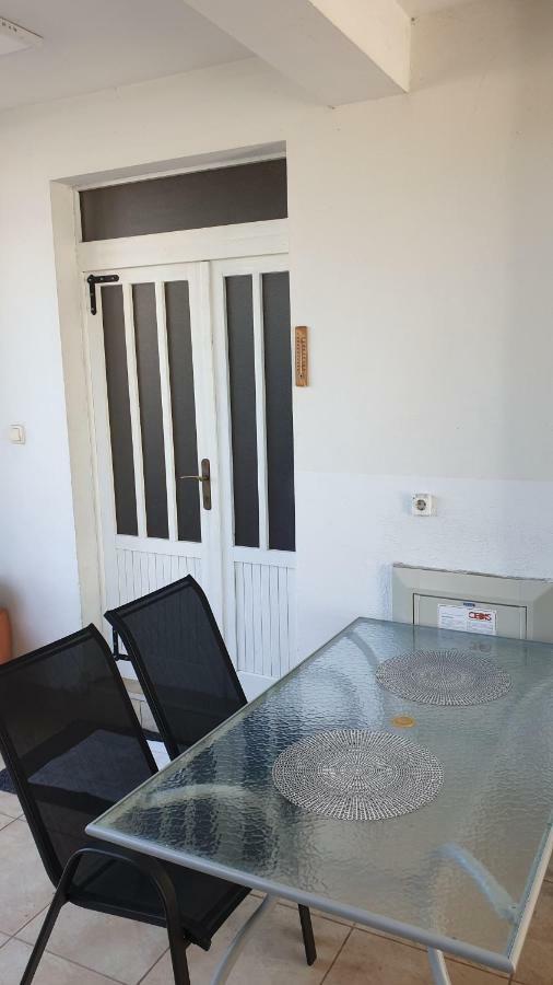 Apartment Lav *